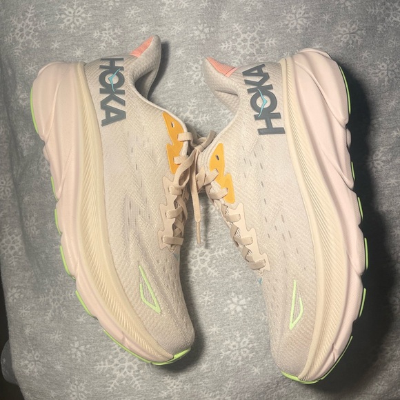HOKA 👟🩷 Clifton 9 Vanilla Astral running shoe sneakers NWT NIB - Picture 4 of 13
